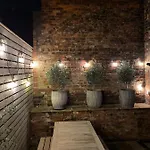 The Courtyard By Chateau Anna, - Free Parking Appartamento York