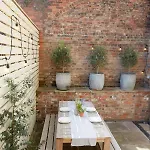 Appartamento The Courtyard By Chateau Anna, - Free Parking York