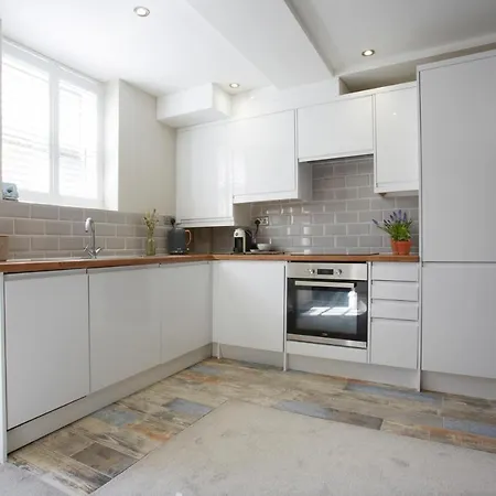 Appartement The Courtyard By Chateau Anna, - Free Parking *