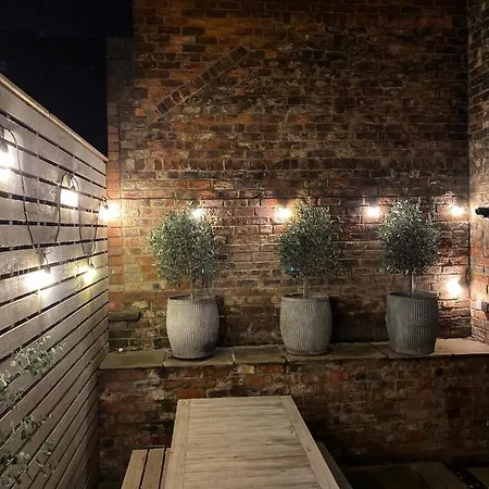 The Courtyard By Chateau Anna, - Free Parking Lejlighed York