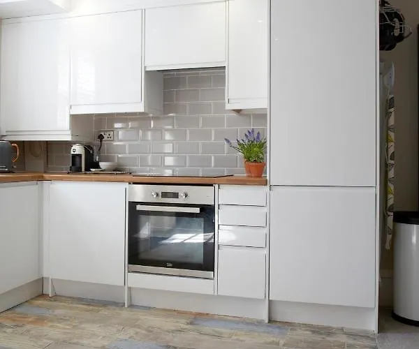 The Courtyard By Chateau Anna, - Free Parking Apartamento